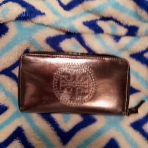 Tory Burch wallet perfect condition silver